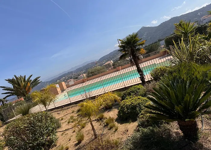 Joli Studio Tout Confort Proche Toutes Commodites Dans Residence Calme