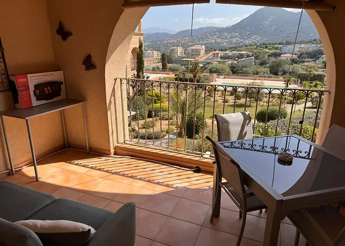 Joli Studio Tout Confort Proche Toutes Commodites Dans Residence Calme